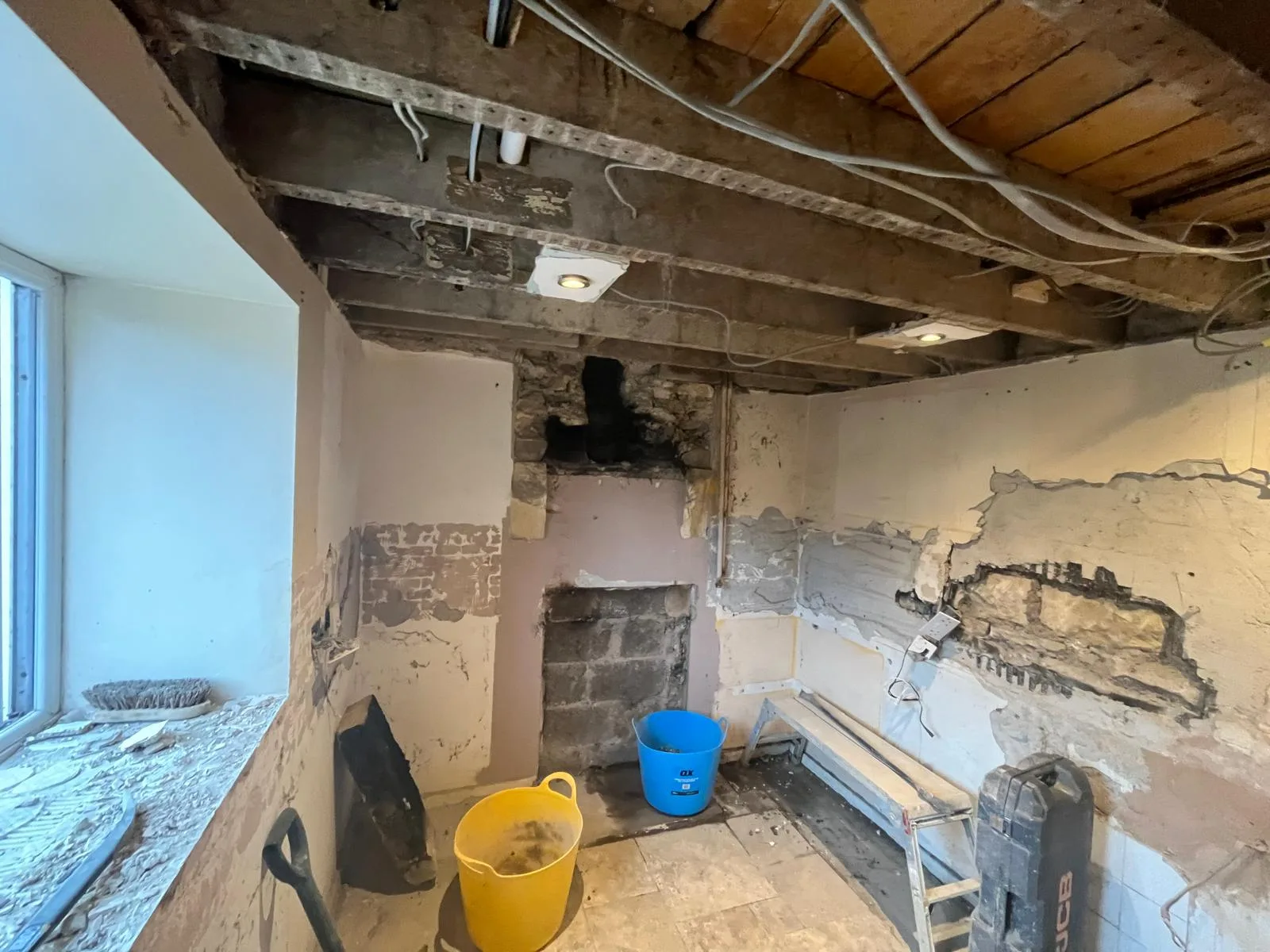 Custom Kitchen & Underfloor Heating Refit — photo 9 of 10